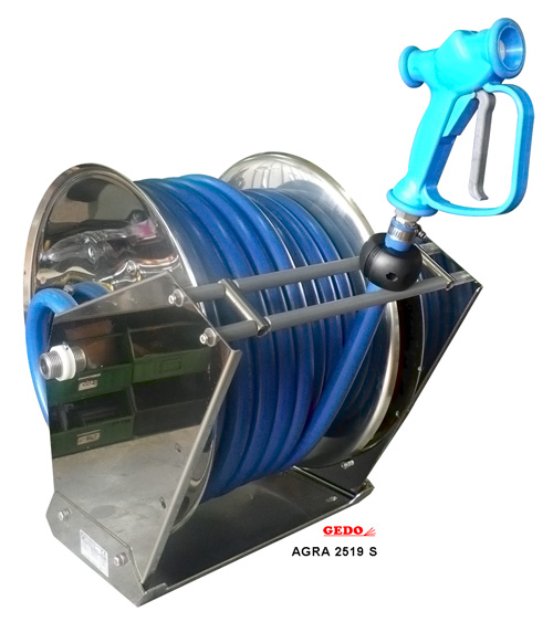 Enrouleur AGRA en DN25, complet avec pistolet anti-choc et embase pivotante